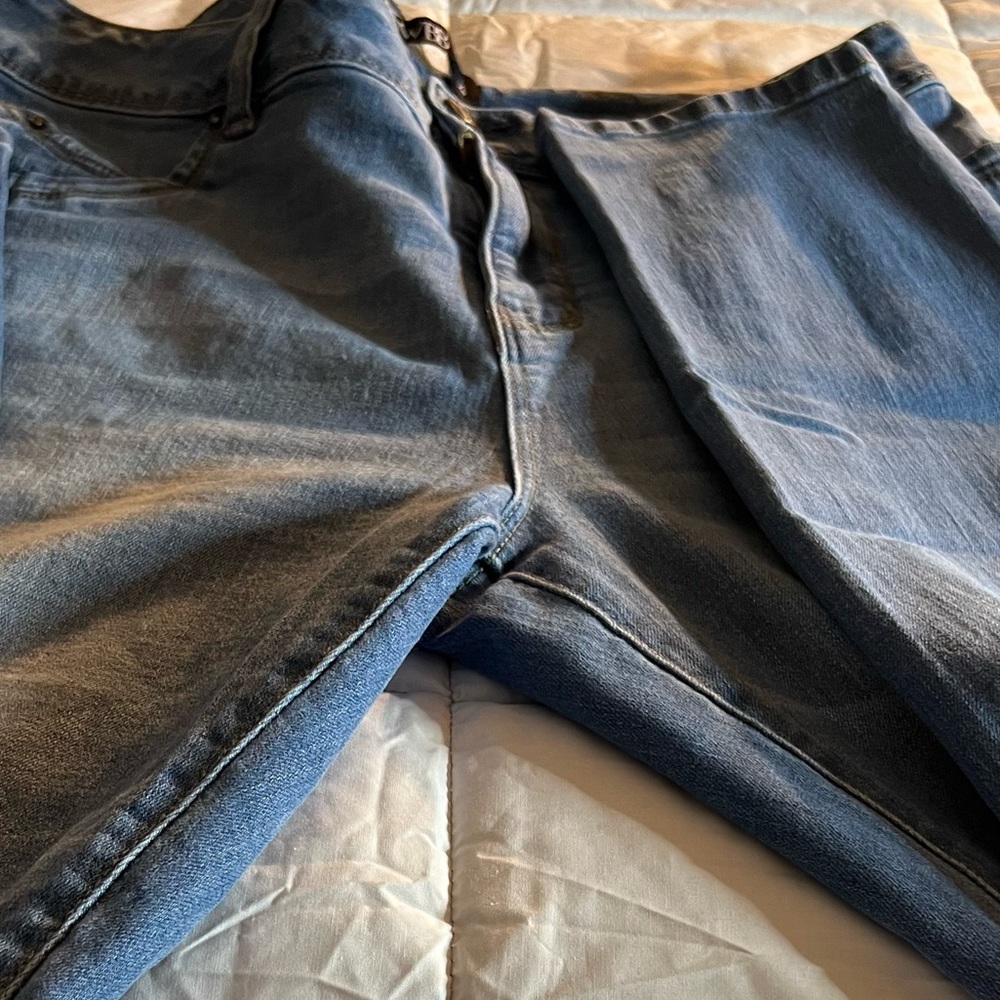 Like new light blue denim jeans. Skinny jeans Women’s size 14 - Picture 5 of 9